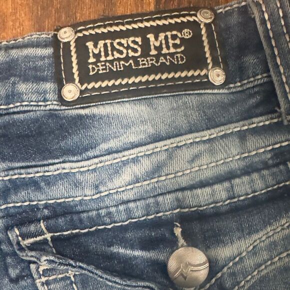 Miss Me Denim Shorts - Picture 3 of 5